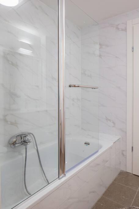 O&O Group- Magical 4Br Apt With Panoramic Sea View Bat Yam Luaran gambar